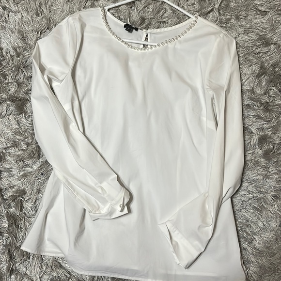 Beautiful white pearl talbots shirt - Picture 1 of 3